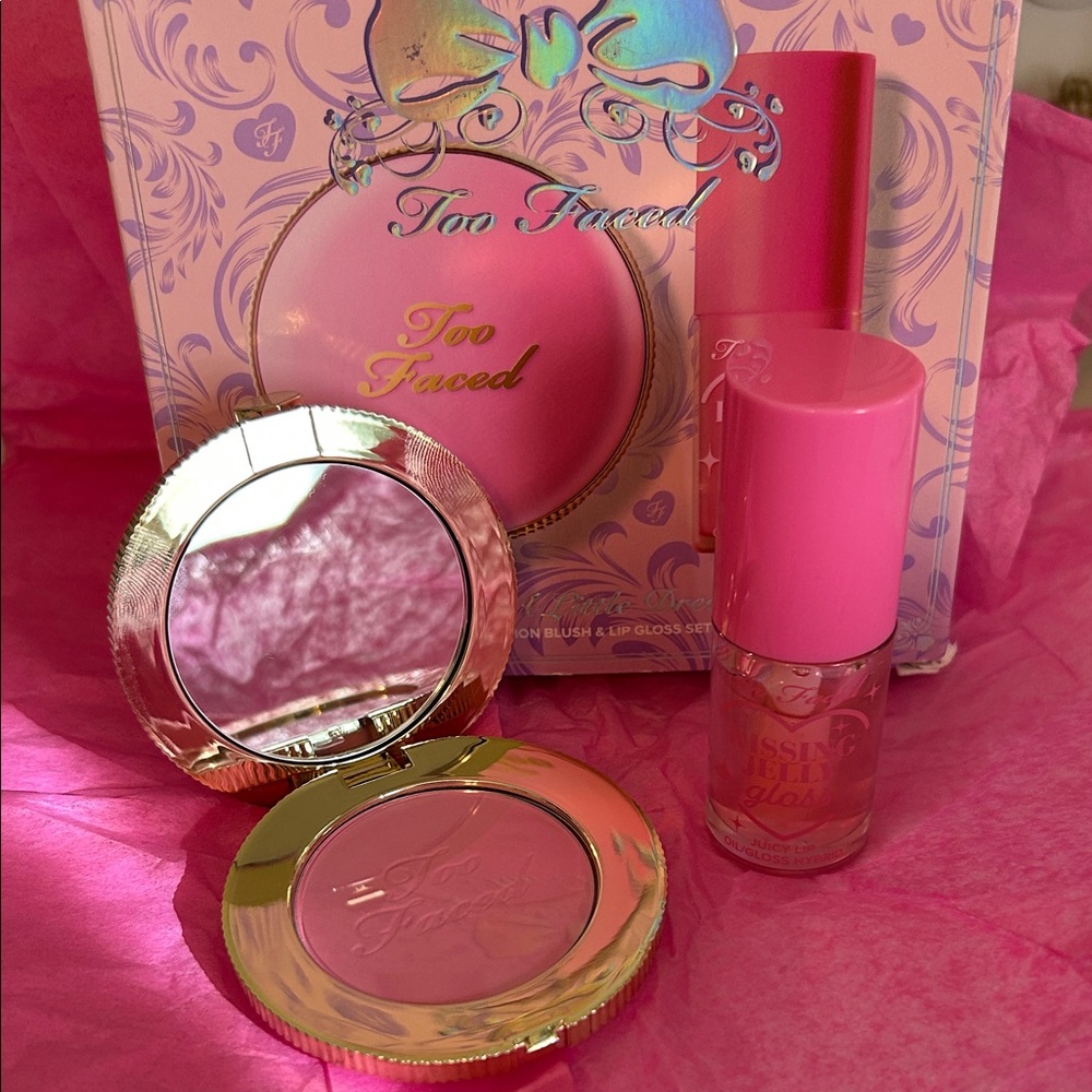 Too Faced Limited Edition Blush & Lip Gloss Set 🎀